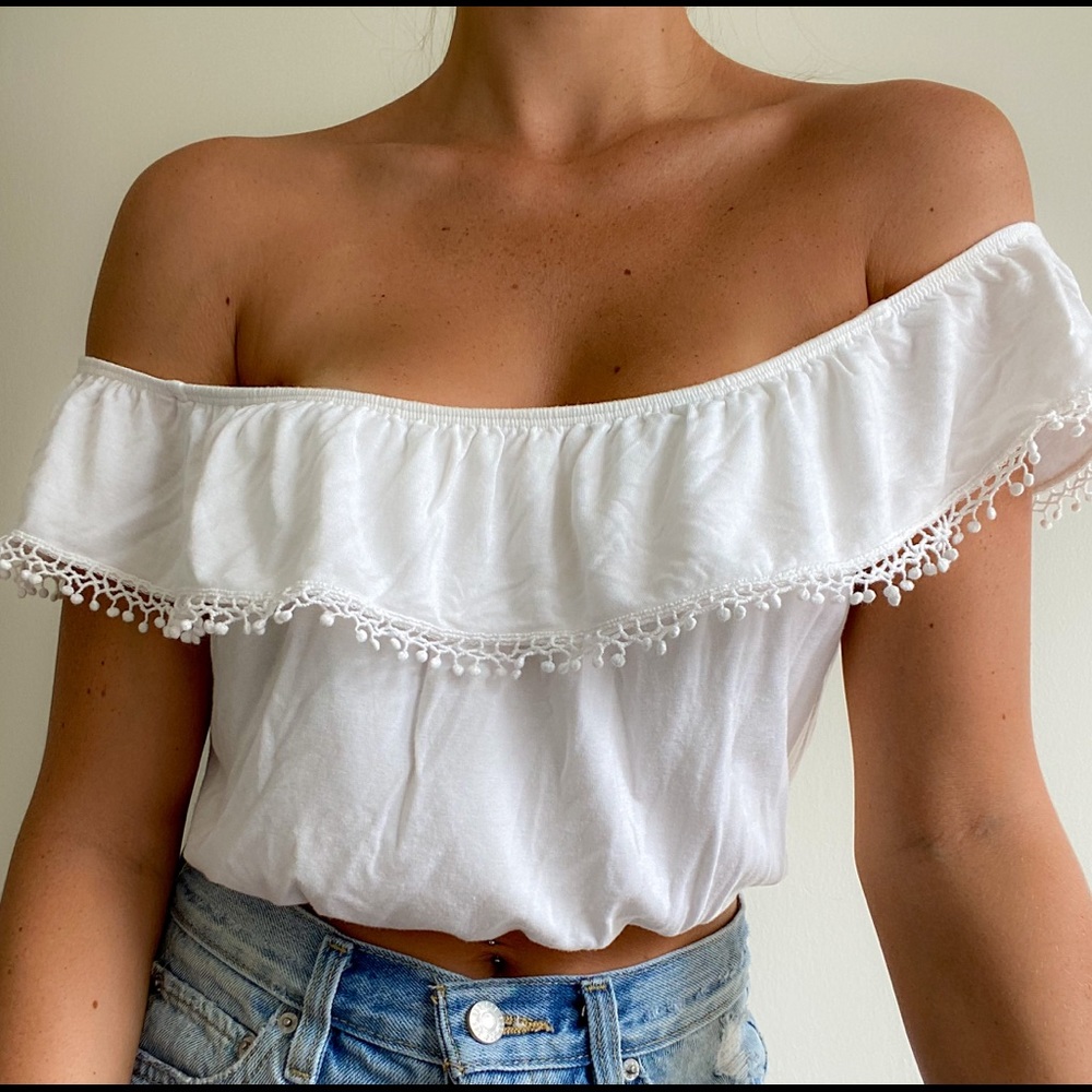 Forever 21 off the shoulder top size small
